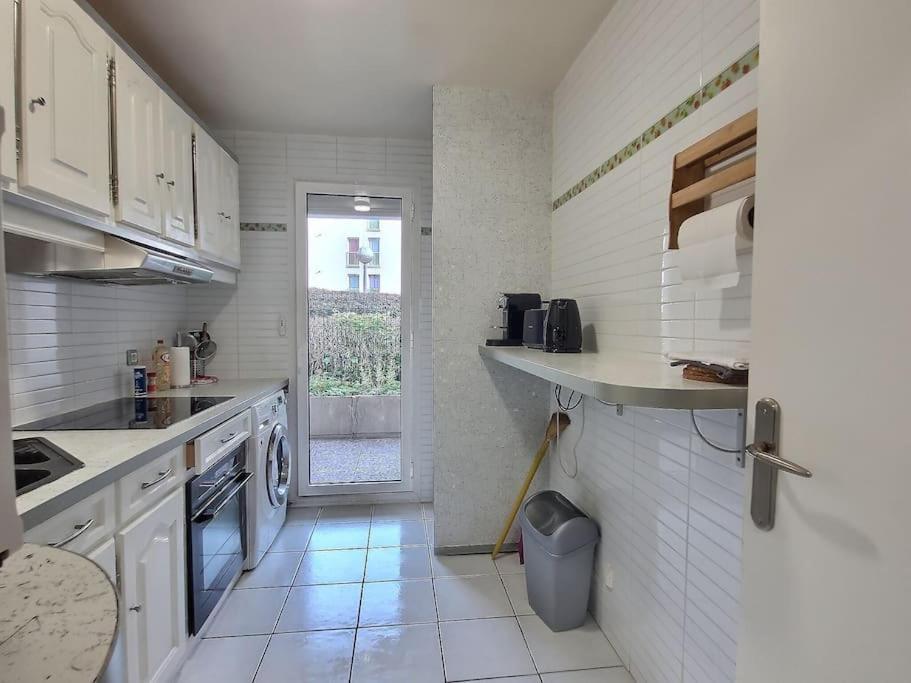 Le Cosy Wiener *Paris*Gare A 300 M*Disneyland* Шан-сюр-Марн Экстерьер фото