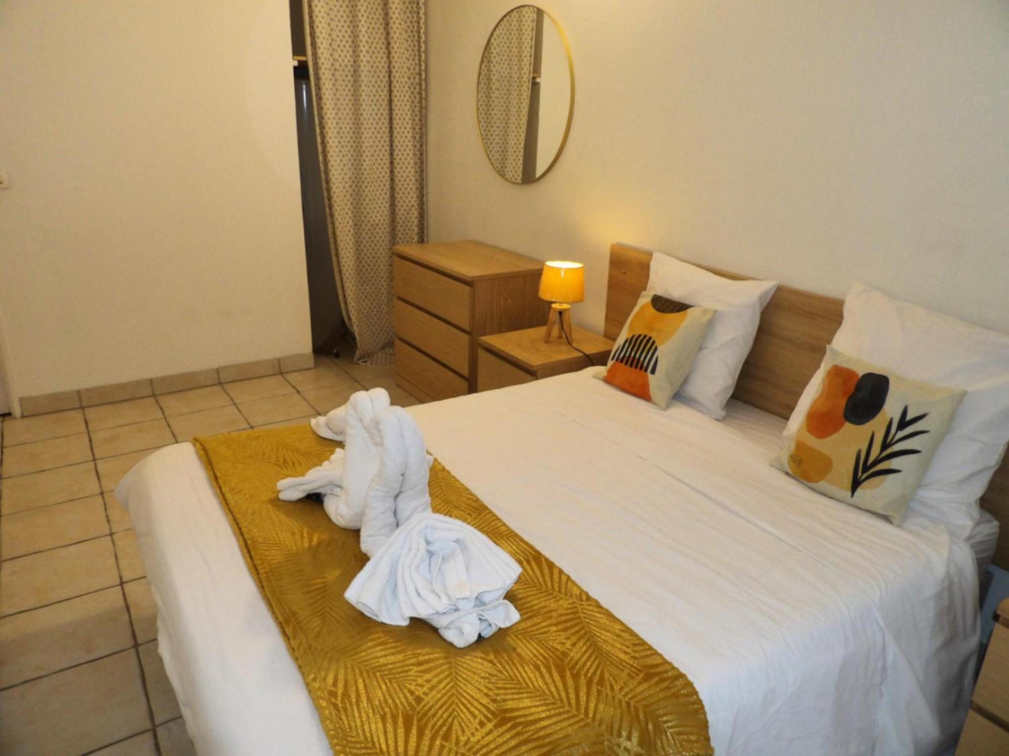 Le Cosy Wiener *Paris*Gare A 300 M*Disneyland* Шан-сюр-Марн Экстерьер фото